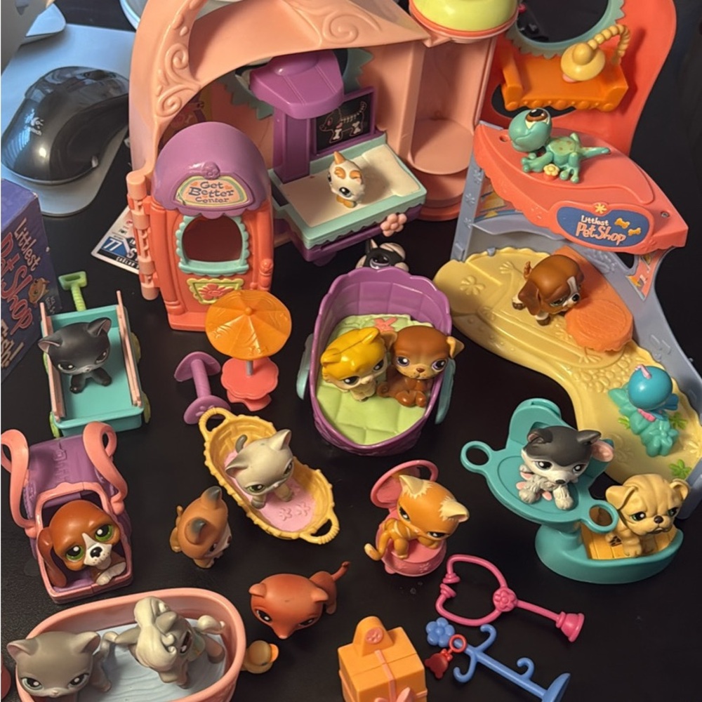 Little  Pet Shop Playset with Figures